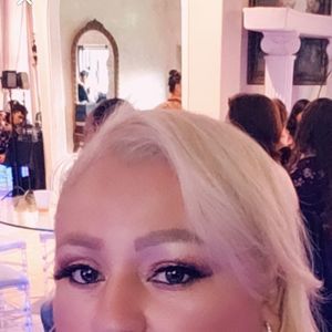 Meet your Posher, Chikis